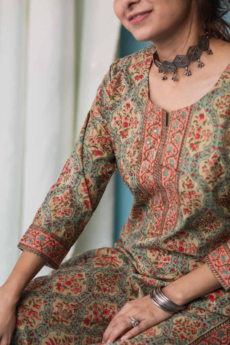 Image for Kusvaa Wsr135 Willow Grove Ethnic Block Print Kurta Closeup