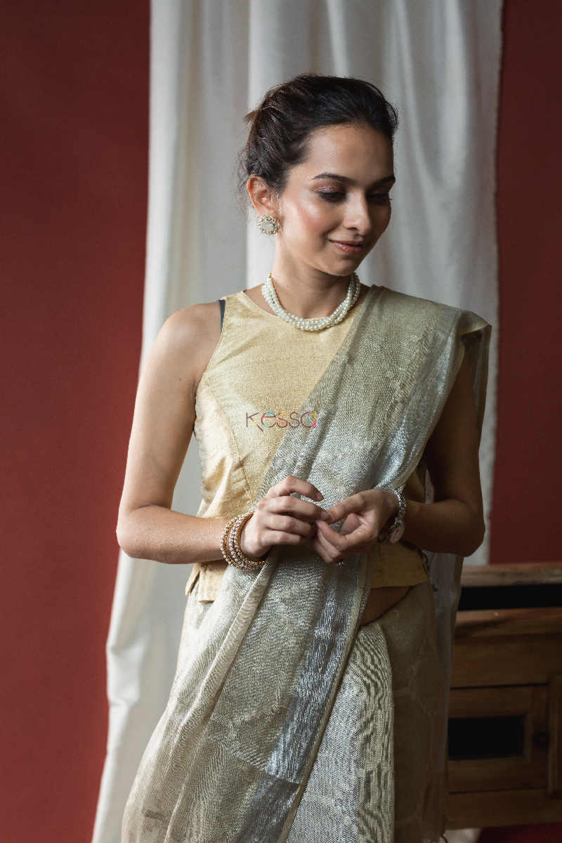 Image for Kusvaa Kds01 Tissue Linen Gotta Patti Saree Closeup 2