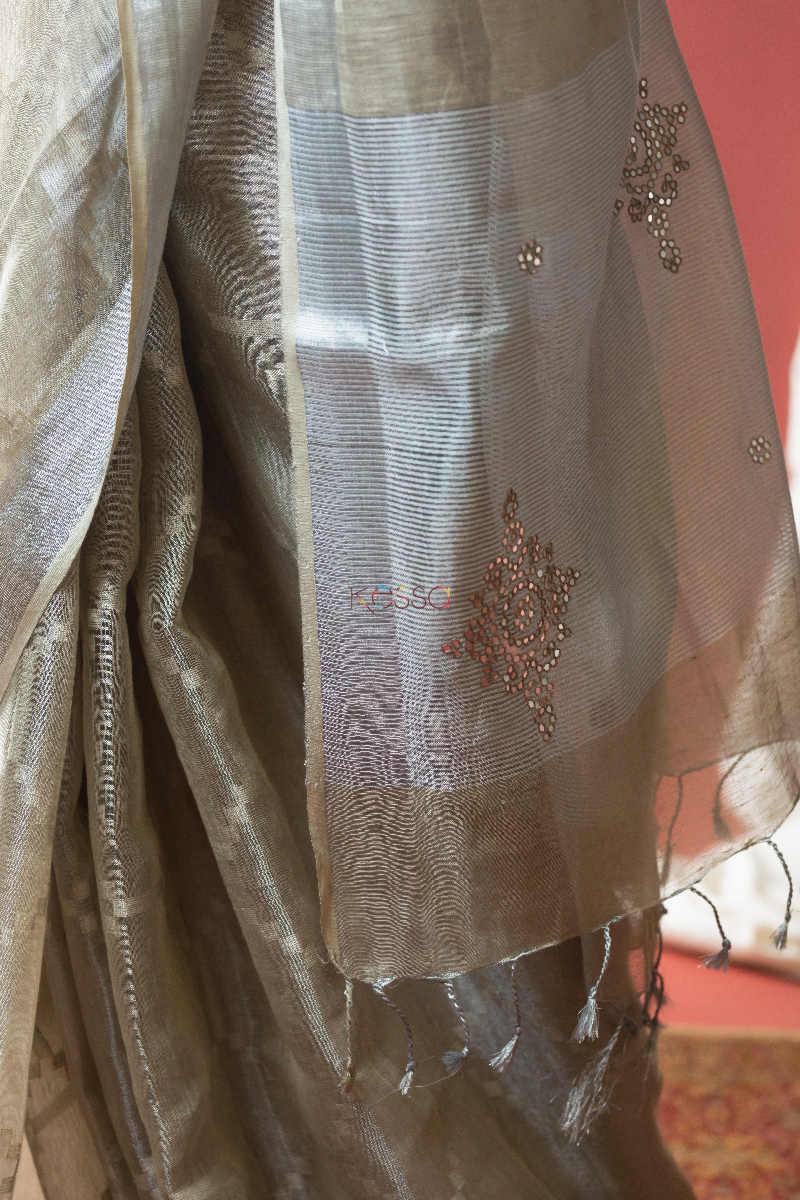 Image for Kusvaa Kds01 Tissue Linen Gotta Patti Saree Closeup Bottom 1
