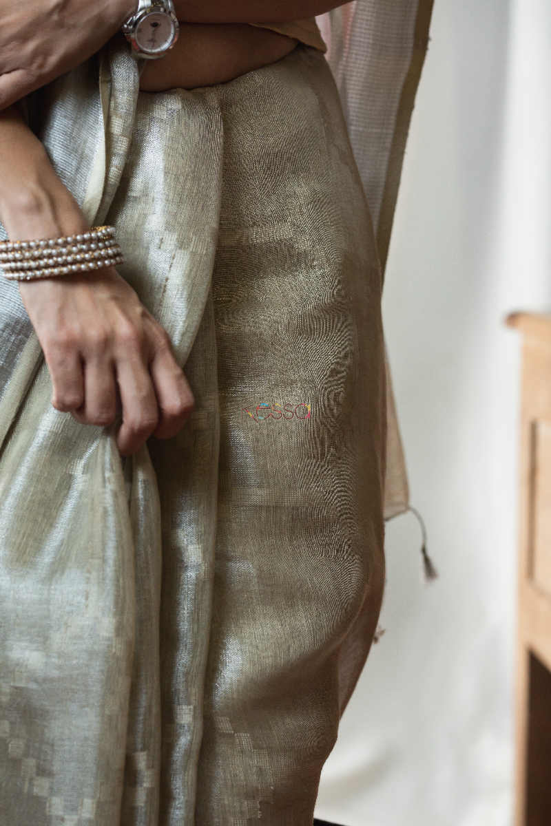 Image for Kusvaa Kds01 Tissue Linen Gotta Patti Saree Closeup Bottom