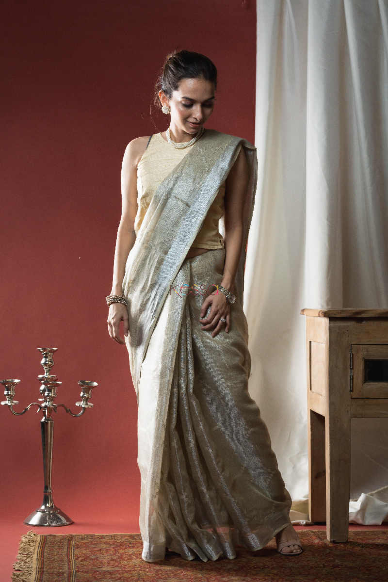 Image for Kusvaa Kds01 Tissue Linen Gotta Patti Saree Look 1