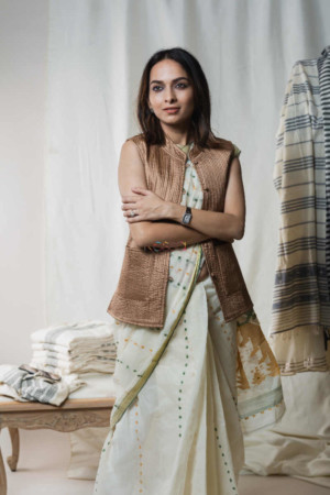 Image for Kusvaa Sj21 Beige And Black Half Jacket Front