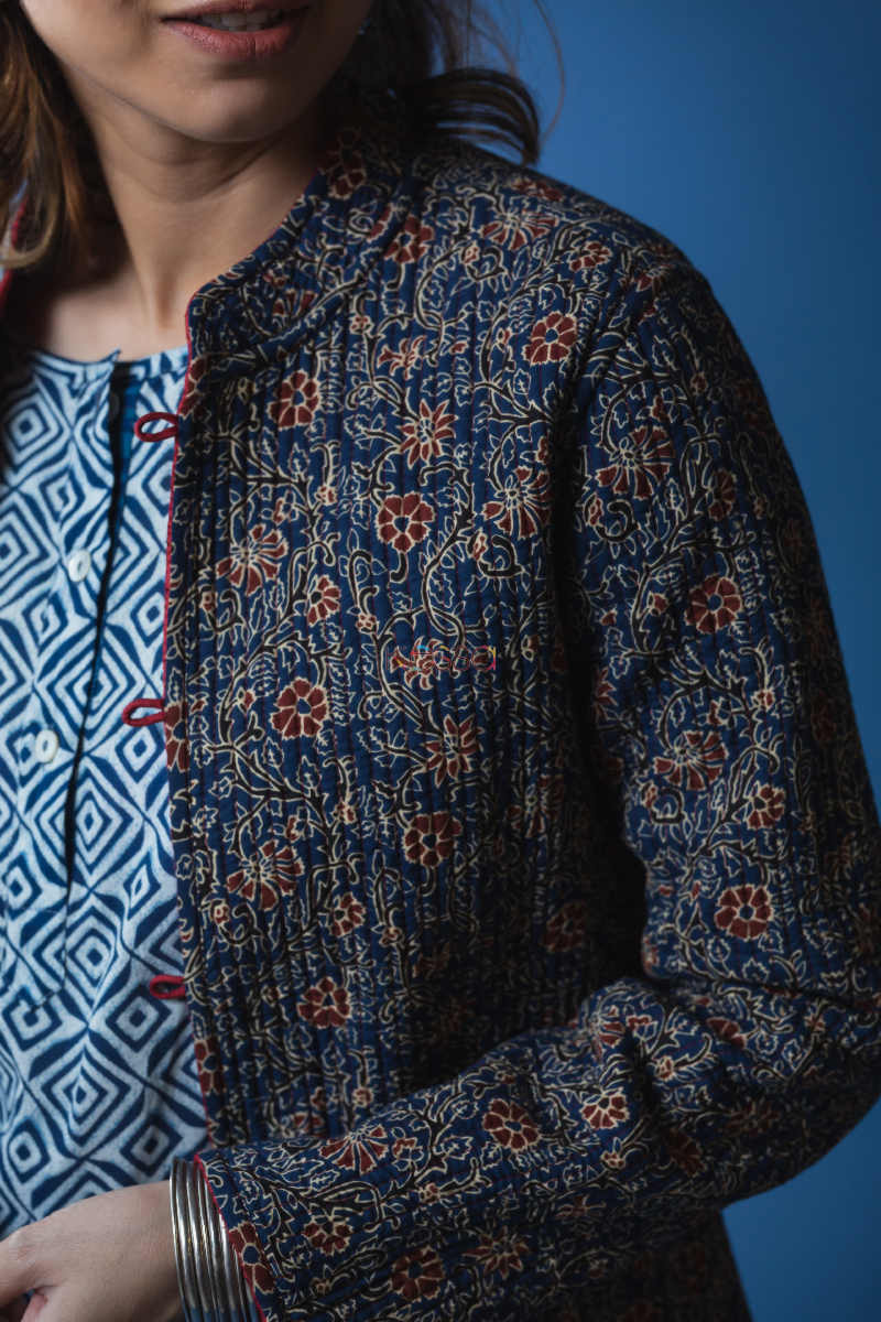 Image for Kusvaa Sjf25 Blue And Maroon Full Sleeves Jacket Closeup 1