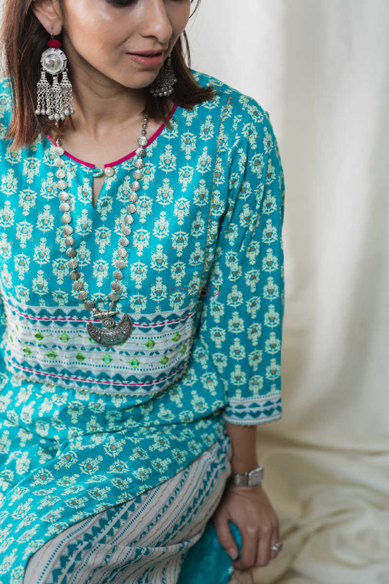 Image for Kusvaa Wa328a Pelorous Blue Kurta Pant Set Closeup