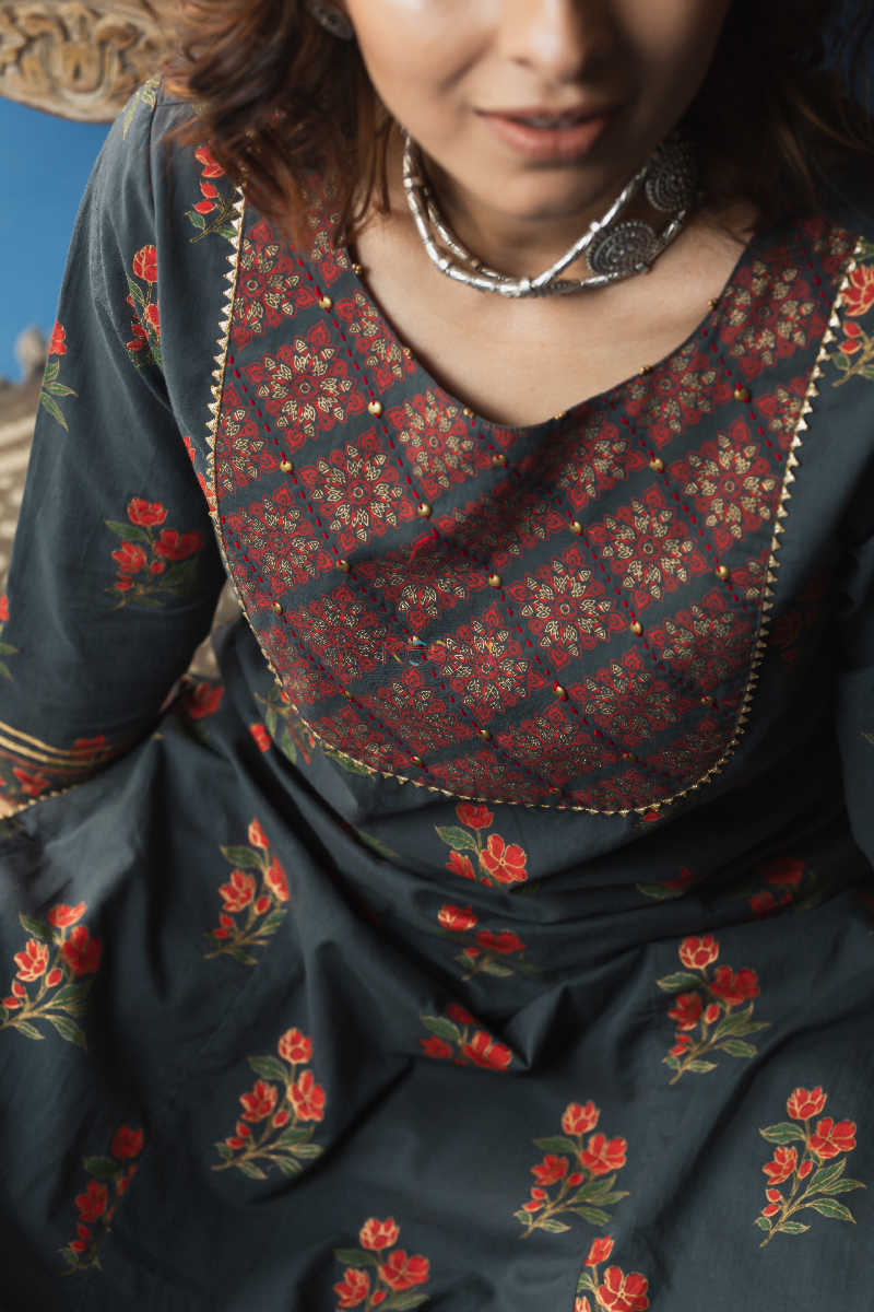 Image for Kusvaa Ws599a Tuna Grey Kurta Pant Set Closeup