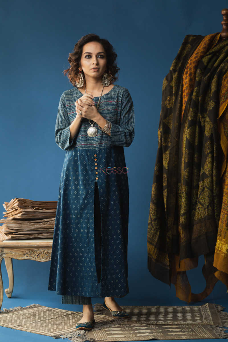Image for Kusvaa Wsr128a Nandor Indigo A Line Kurta Pant Set Look 1
