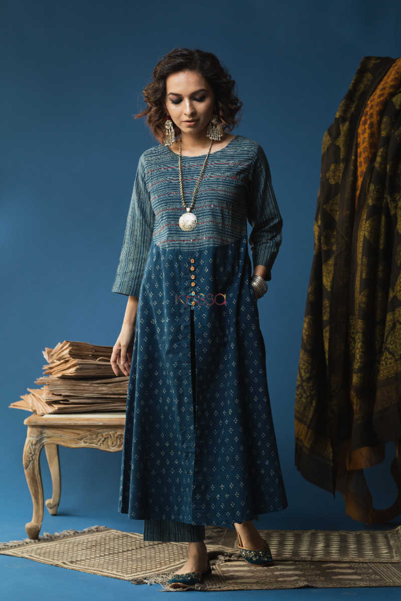Image for Kusvaa Wsr128a Nandor Indigo A Line Kurta Pant Set Look 2