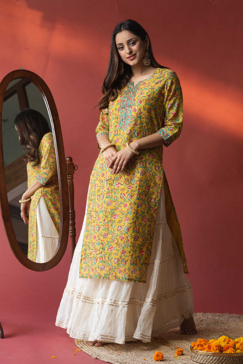 Image for Kusvaa Wsr144 Turmeric Yellow Chanderi Kurta Front