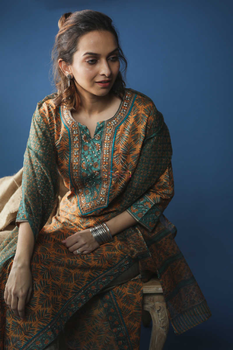 Image for Kusvaa Wsr147 Olive Green Mustard Kurta And Kota Dupatta Set Sitting