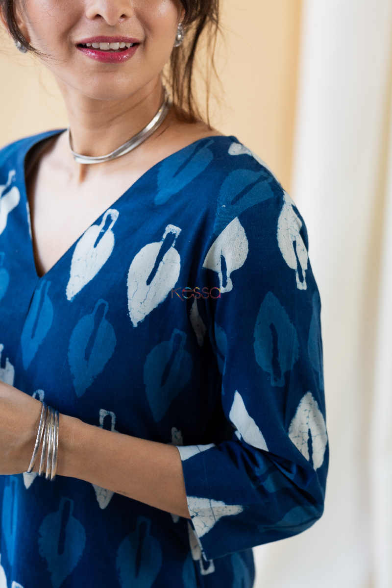 Image for Kusvaa Aep07 Midnight Blue Regular Kurta Closeup 1