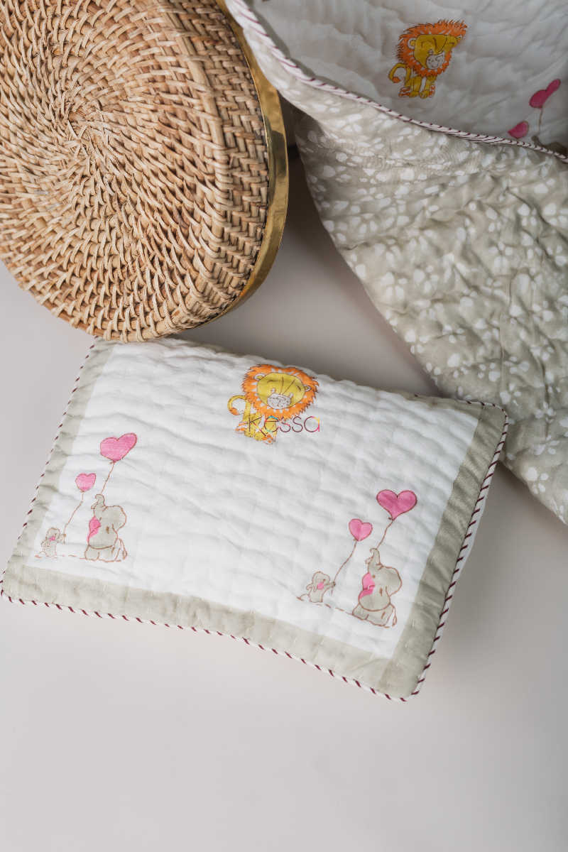 Image for Kusvaa Kaq84 Elephant Animal Baby Quilt Set Pillow