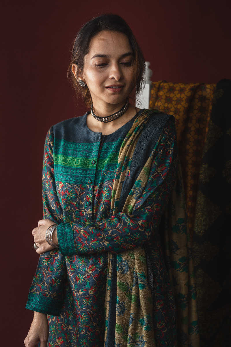 Image for Kusvaa Kuoj133 Multicolor Tussar Kurta Dupatta Set Closeup 2