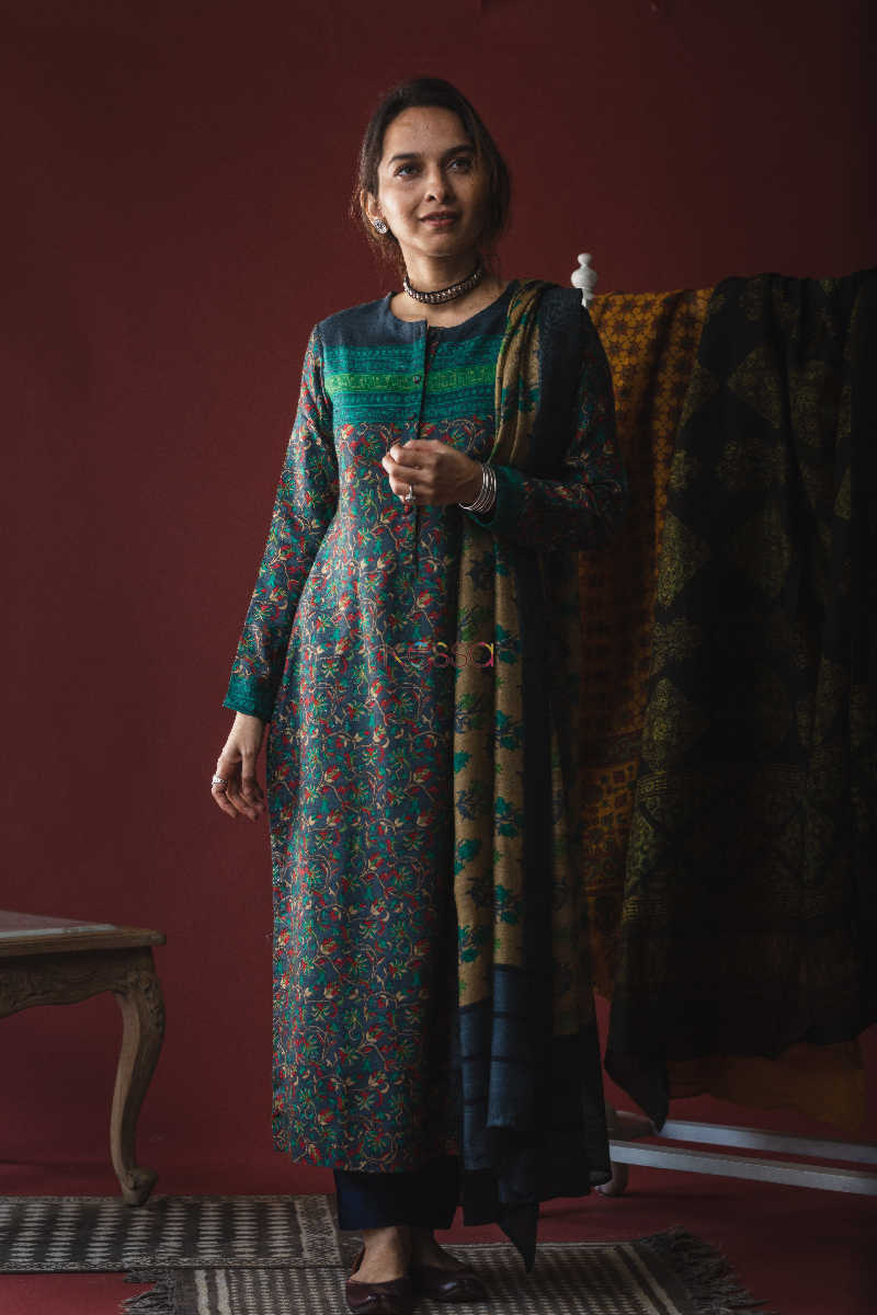 Image for Kusvaa Kuoj133 Multicolor Tussar Kurta Dupatta Set Front 1
