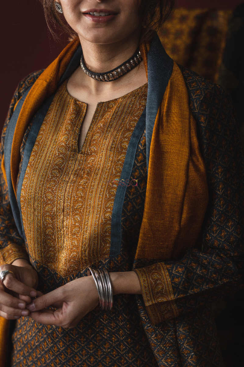 Image for Kusvaa Kuoj134 Korma Brown Tussar Kurta Dupatta Set Closeup2