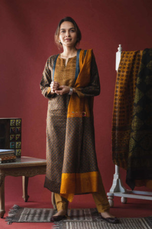 Image for Kusvaa Kuoj134 Korma Brown Tussar Kurta Dupatta Set Featured