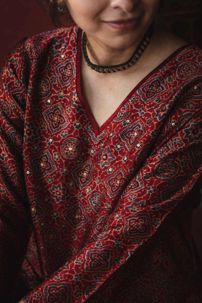 Image for Kusvaa Kuoj137 Maroon Hand Block Mashru Silk Kurta Closeup 1