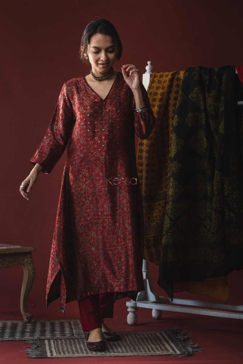 Image for Kusvaa Kuoj137 Maroon Hand Block Mashru Silk Kurta Look