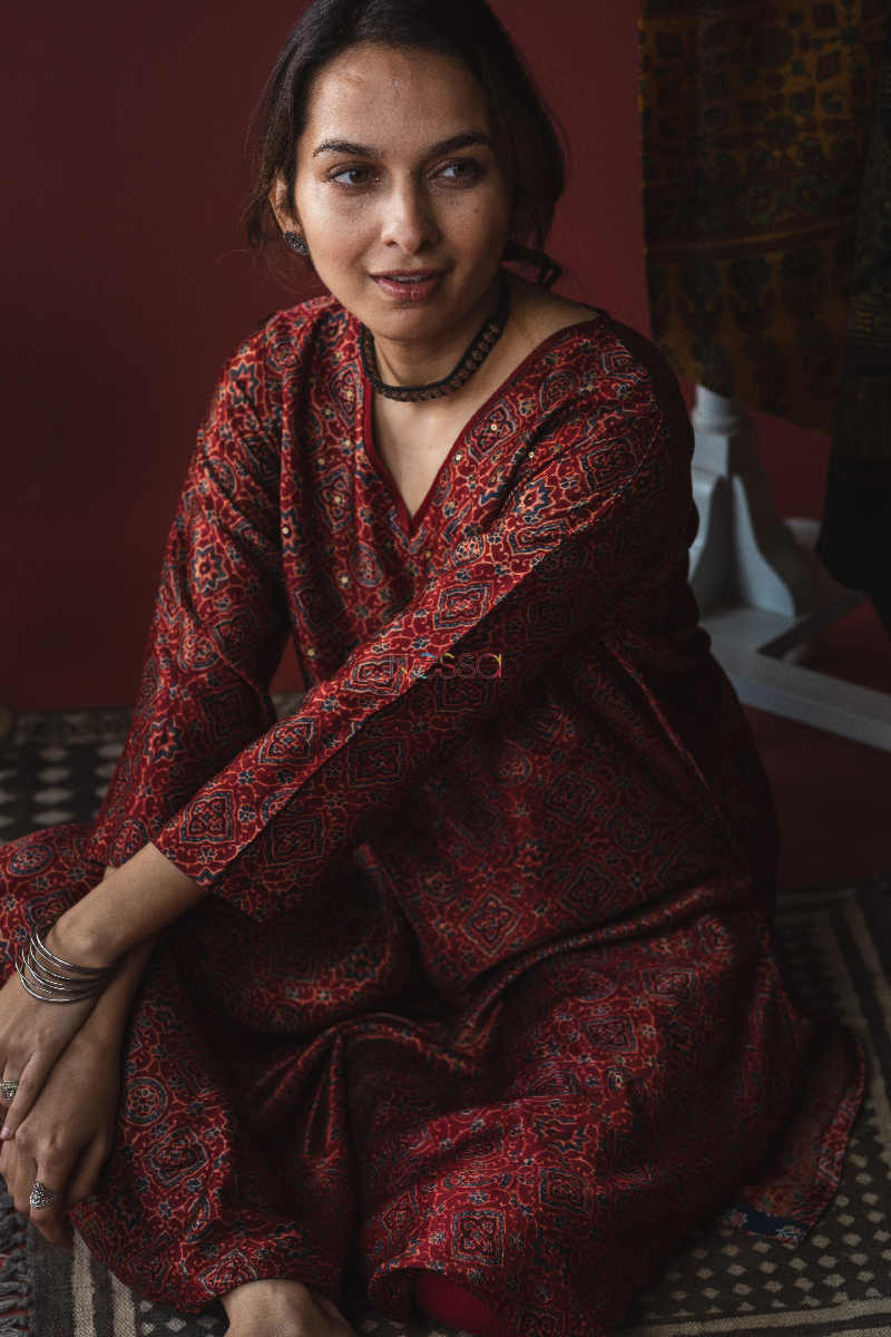 Image for Kusvaa Kuoj137 Maroon Hand Block Mashru Silk Kurta Sitting