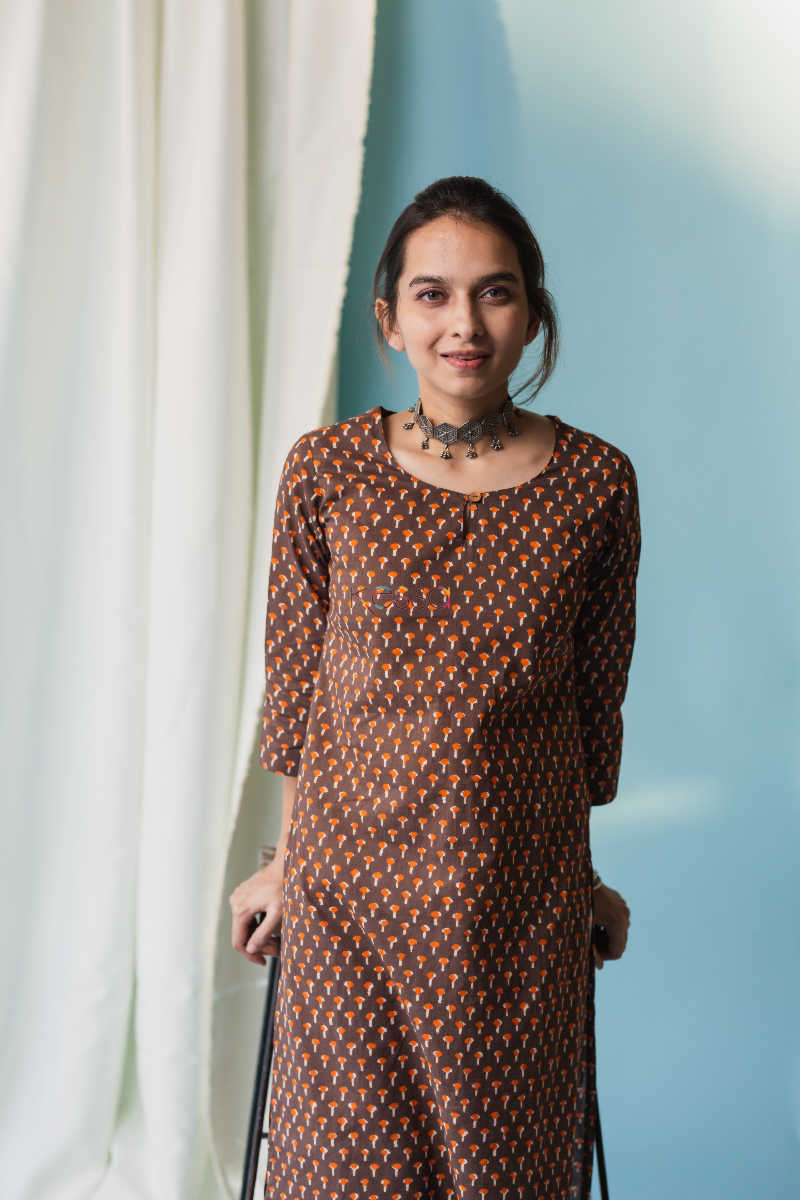 Image for Kusvaa Taf37 Congo Brown Regular Kurta Sitting 1