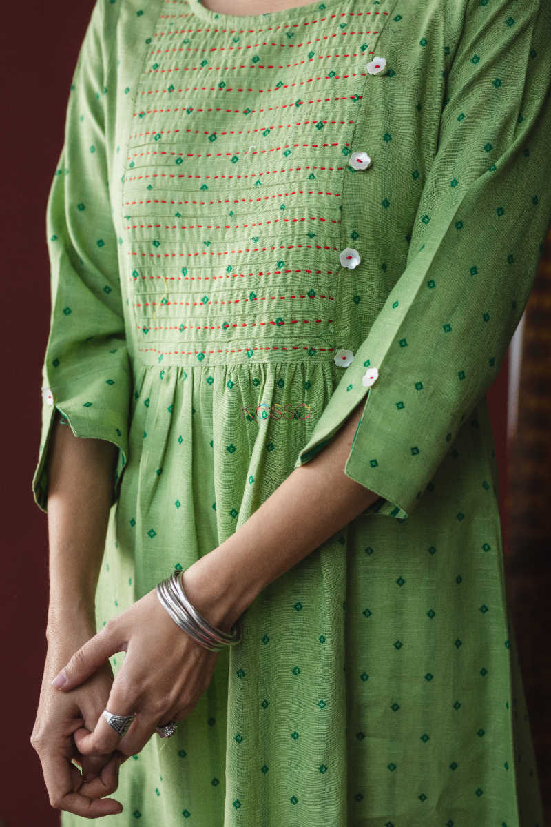 Image for Kusvaa Ws610 Dingley Green A Line South Cotton Kurta Closeup 2