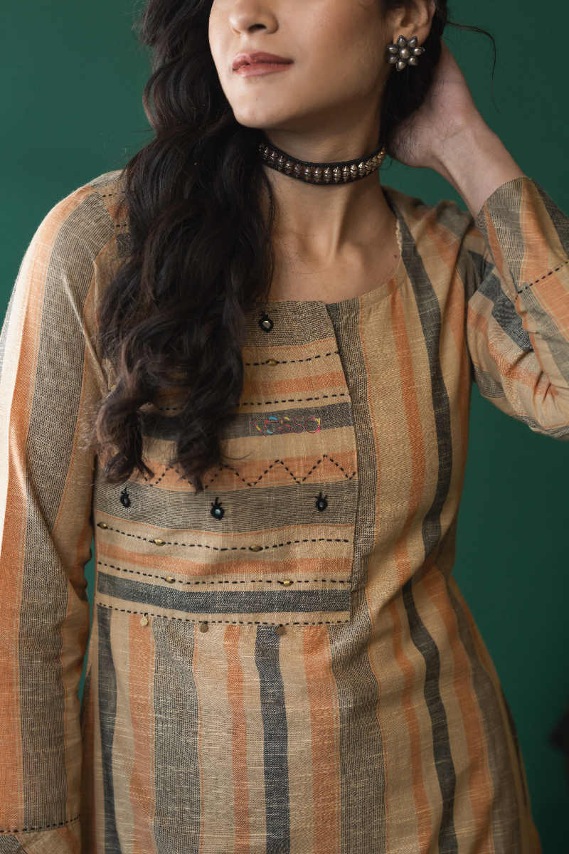 Image for Kusvaa Ws616 Mongoose South Cotton Striaght Fit Kurta Closeup 1