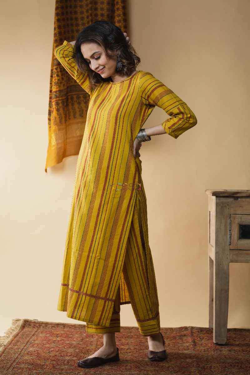 Image for Kusvaa Ws618 Reno Sand Strip Kurta Pant Set Side