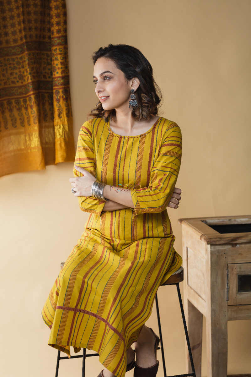 Image for Kusvaa Ws618 Reno Sand Strip Kurta Pant Set Sitting