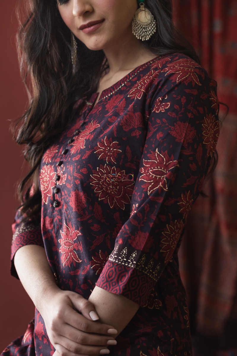 Image for Kusvaa Avdaf15 Merlot Red Cotton Straight Kurta Closeup