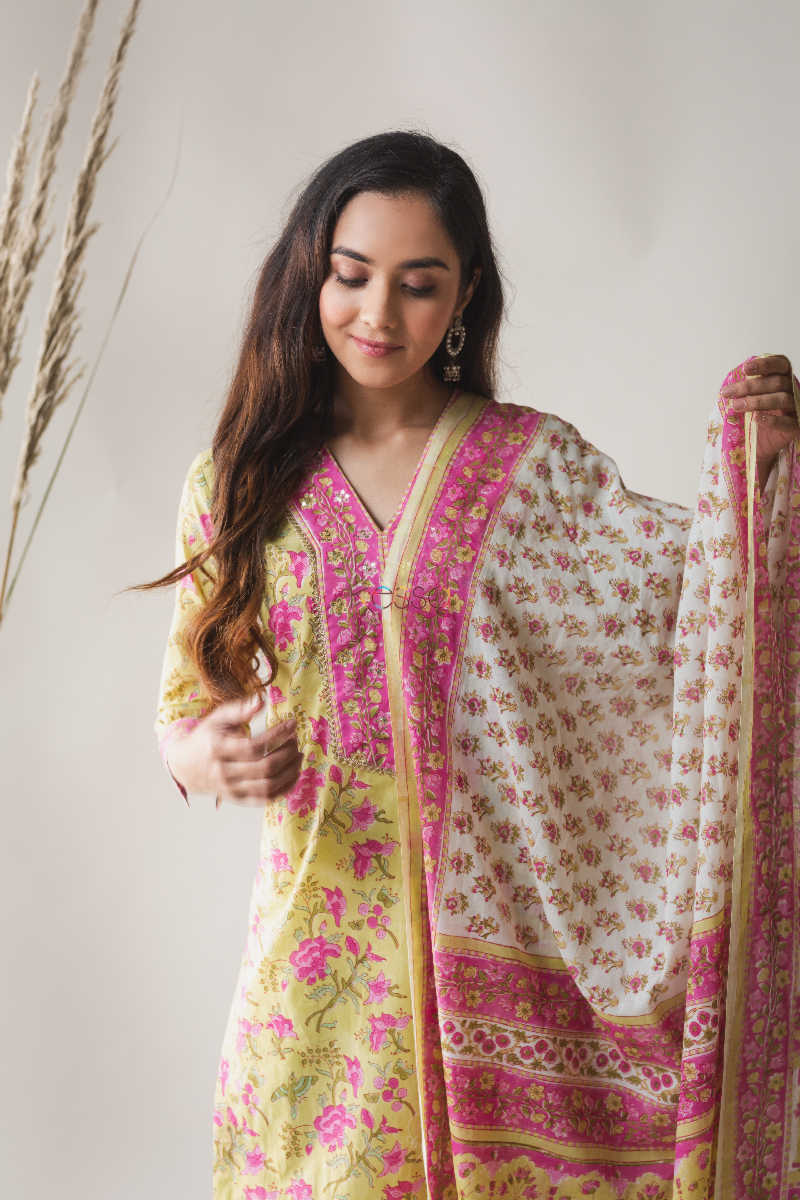 Image for Kusvaa Kuoj139 Pesto Green Block Printed Kurta Dupatta Set Top