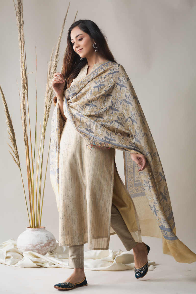 Image for Kusvaa Nekurta06 Heathered Grey Chanderi Kurta Dupatta Set Look