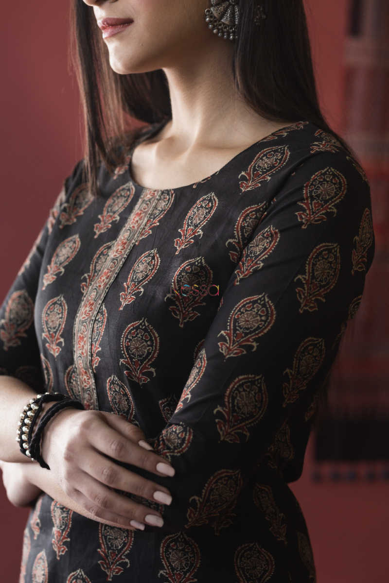Image for Kusvaa Taf42 Mineshaft Regular Wear Kurta Closeup