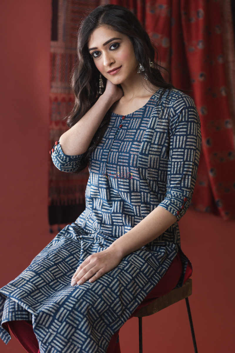 Image for Kusvaa Vcr02 Mirage Blue Bagru Regular Wear Kurta Sitting