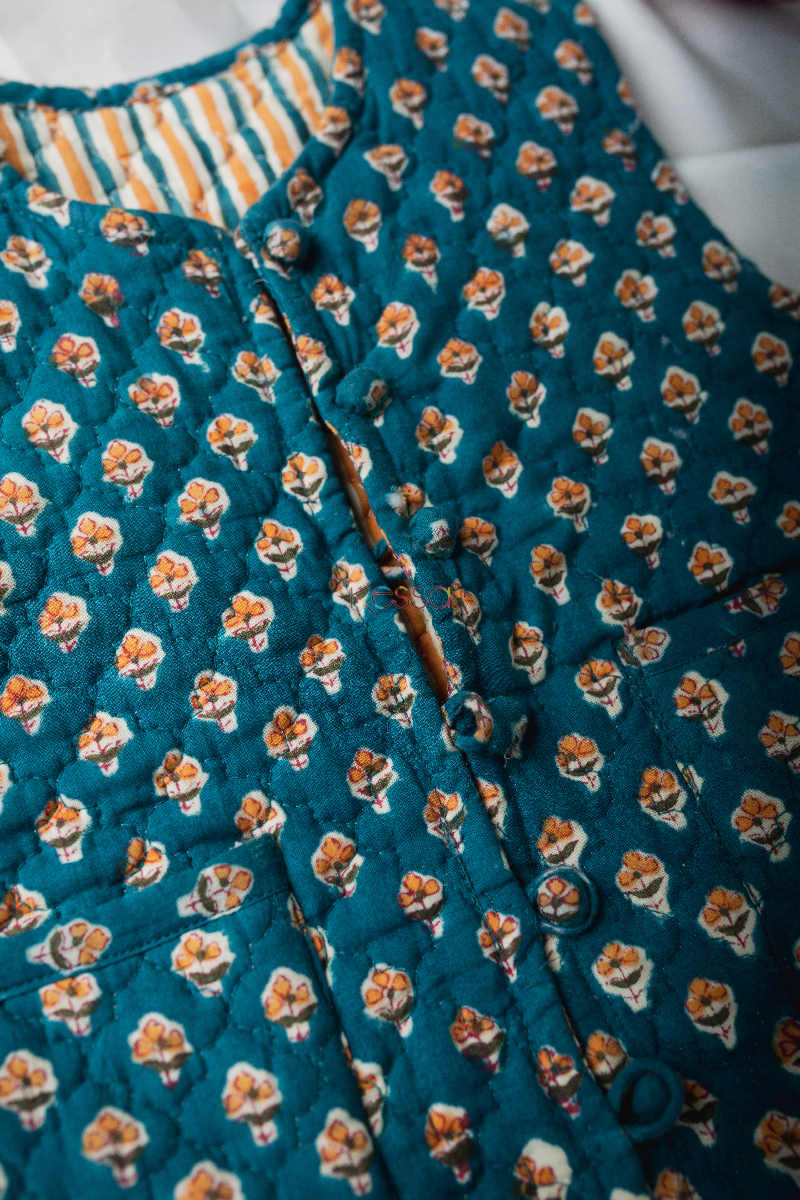 Image for Kusvaa Vj03 Regal Blue And Red Damask Stripe Kids Jacket Closeup 1