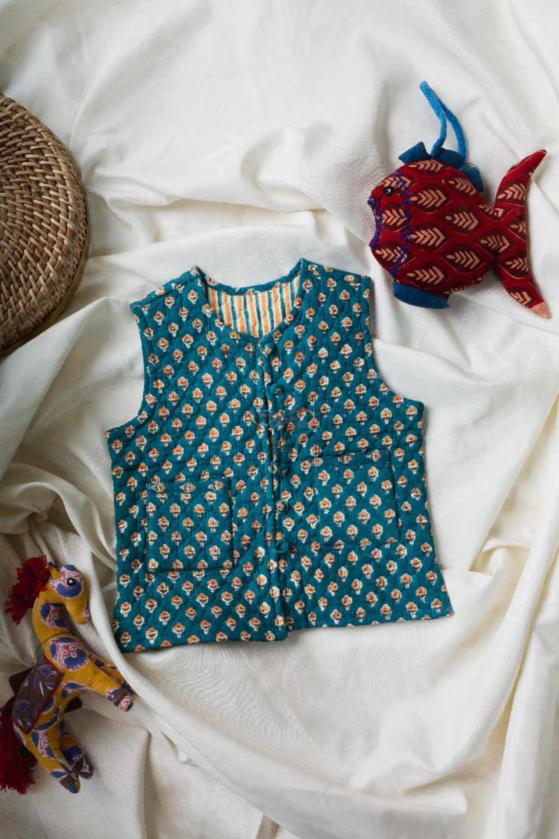 Image for Kusvaa Vj03 Regal Blue And Red Damask Stripe Kids Jacket Closeup