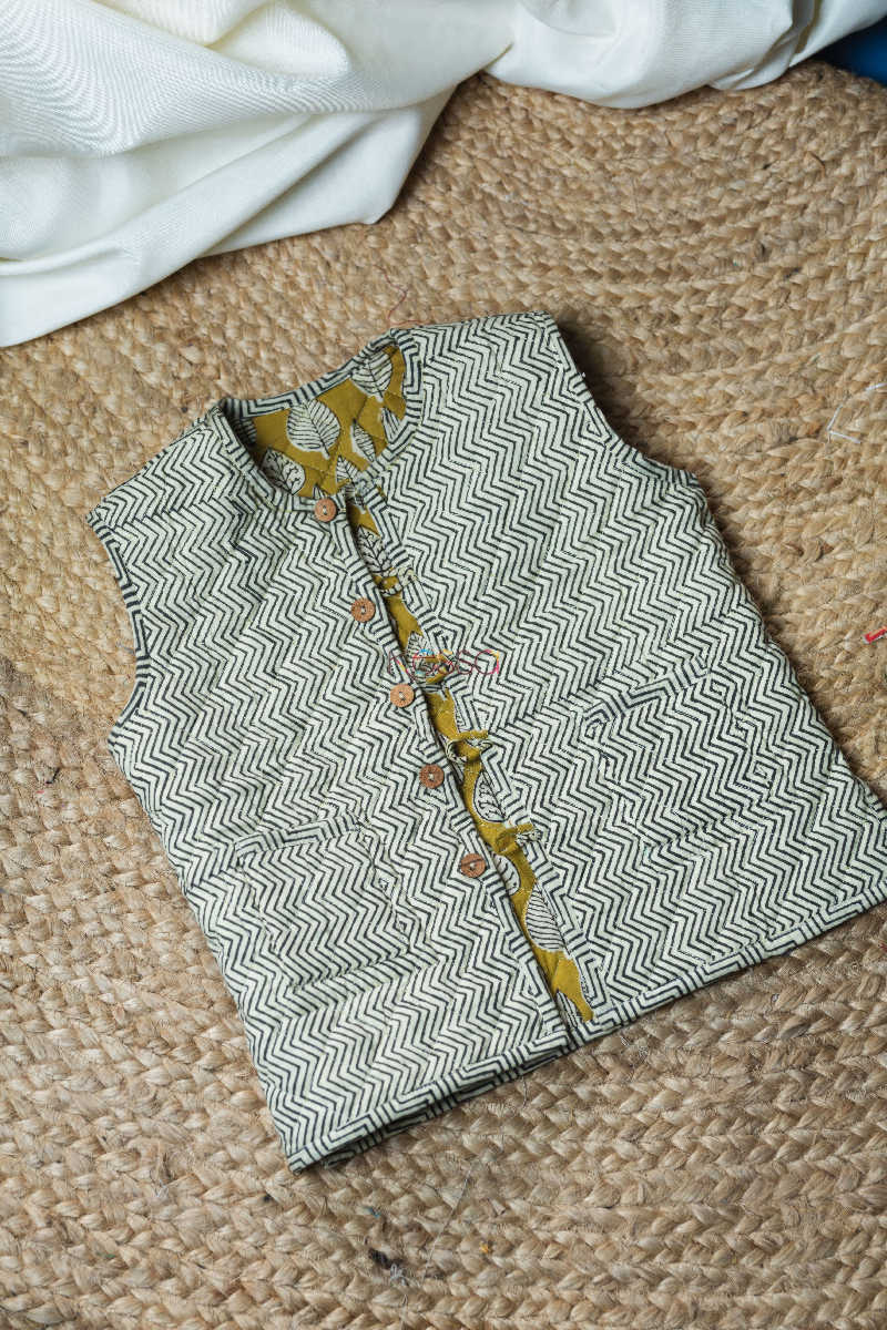 Image for Kusvaa Vj05 Hokey Pokey Yellow Leaf Print Kids Jacket Front 1