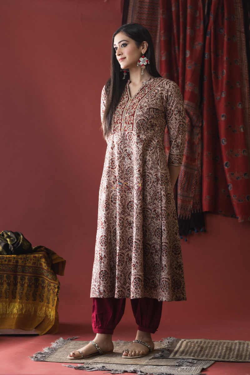 Image for Kusvaa Ws621 Brown Derby Kalamkari Kurta Look