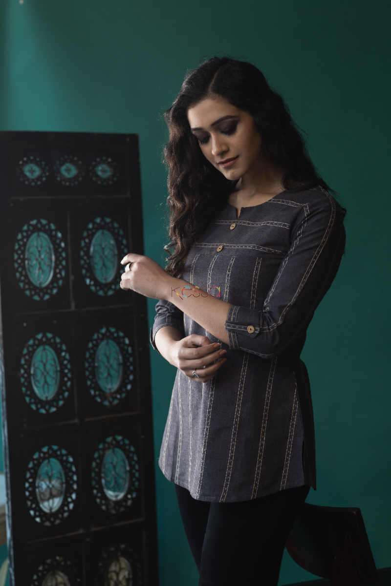 Image for Kusvaa Ws622 Tuna Grey Short Kurti Side