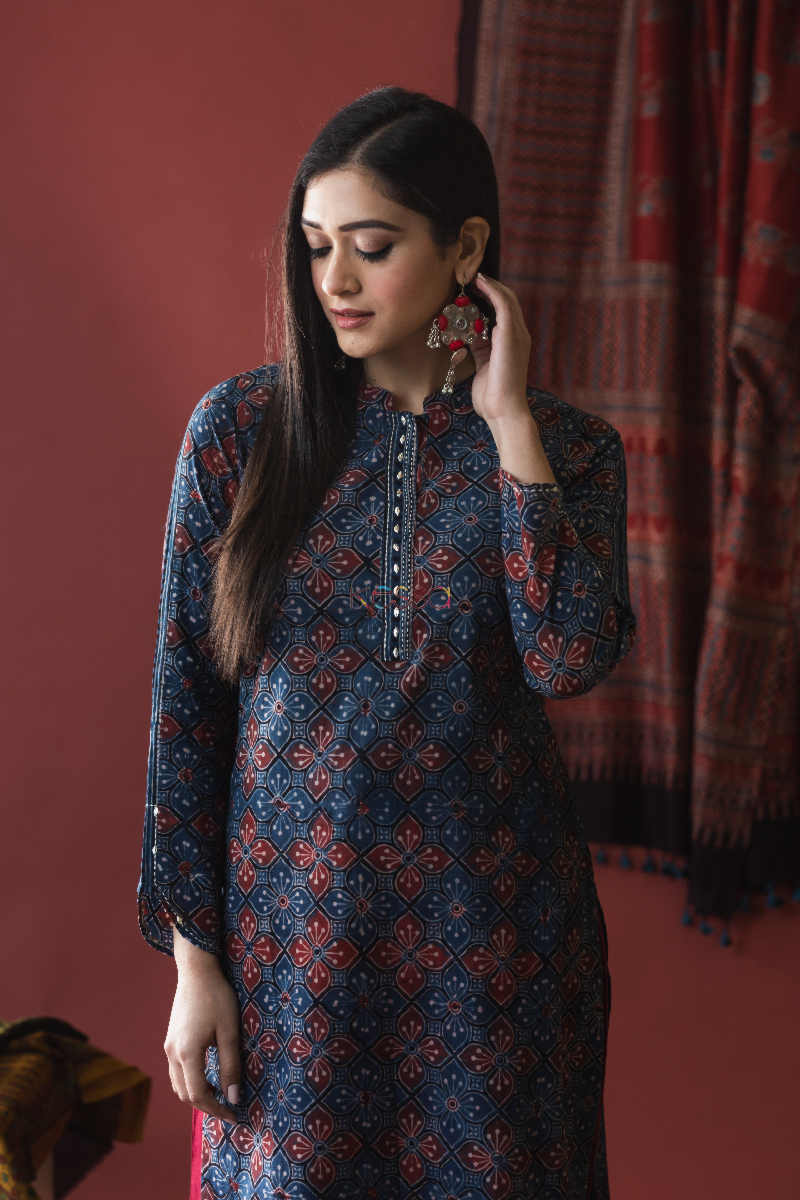 Image for Kusvaa Ws627 Fiord Ajrakh Print Straight Fit Kurta Front 1