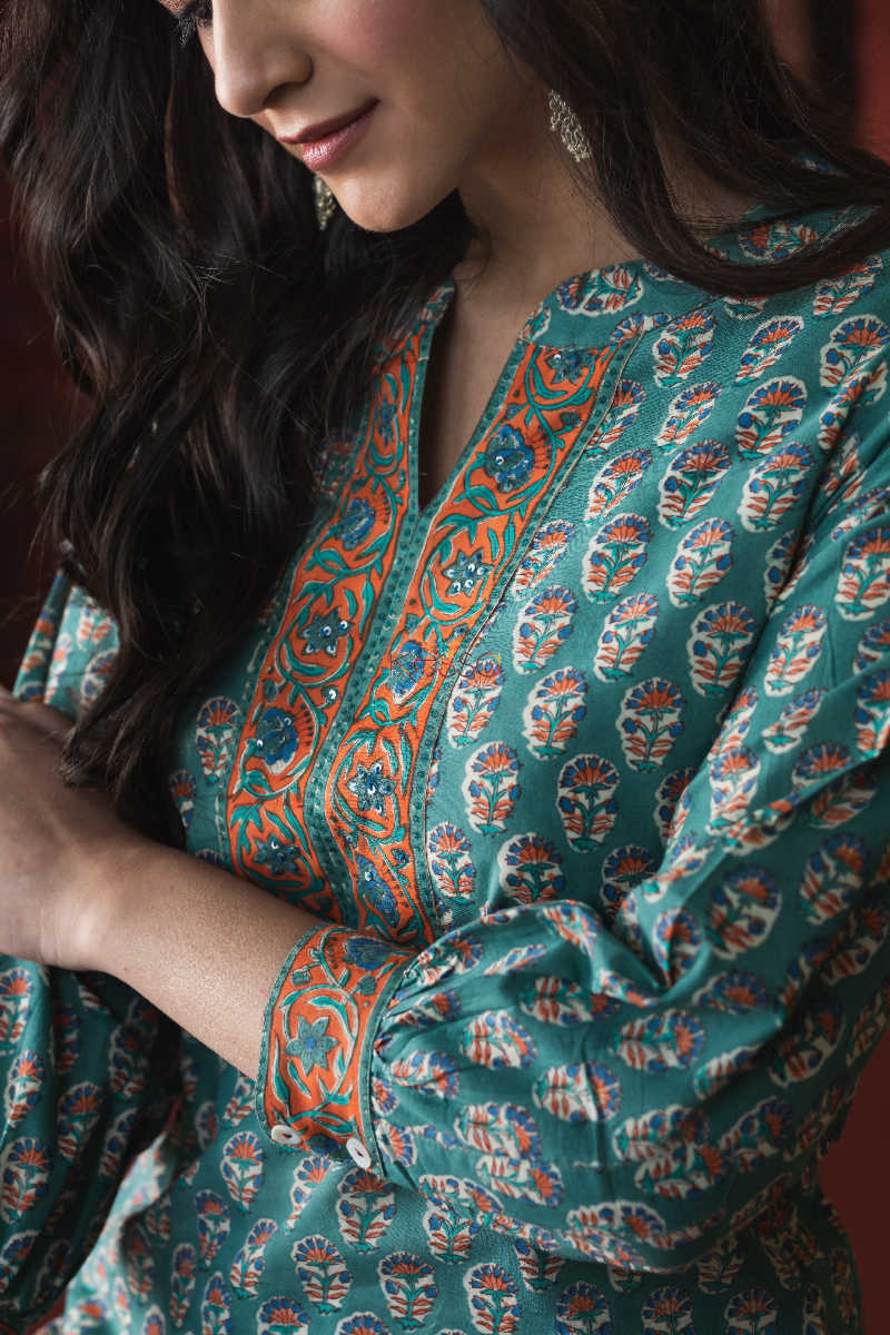 Image for Kusvaa Wsr155 Smalt Blue Handblock Print Kurta Closeup 1