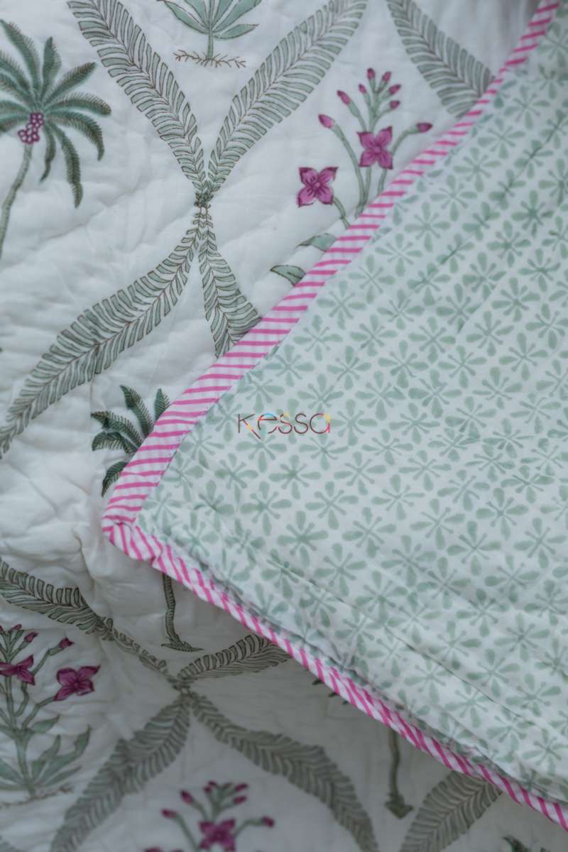 Image for Kusvaa Kaq100 Powder Ash Palm Tree Double Bed Quilt Closeup
