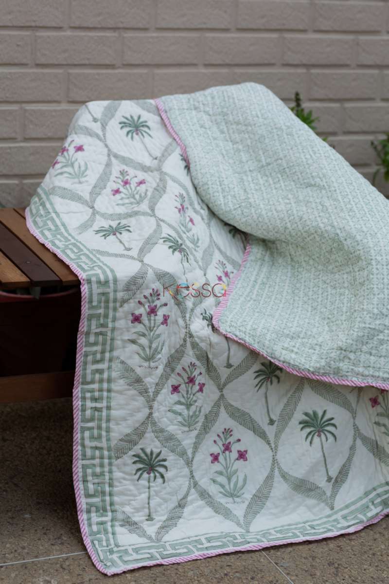 Image for Kusvaa Kaq100 Powder Ash Palm Tree Double Bed Quilt Featured