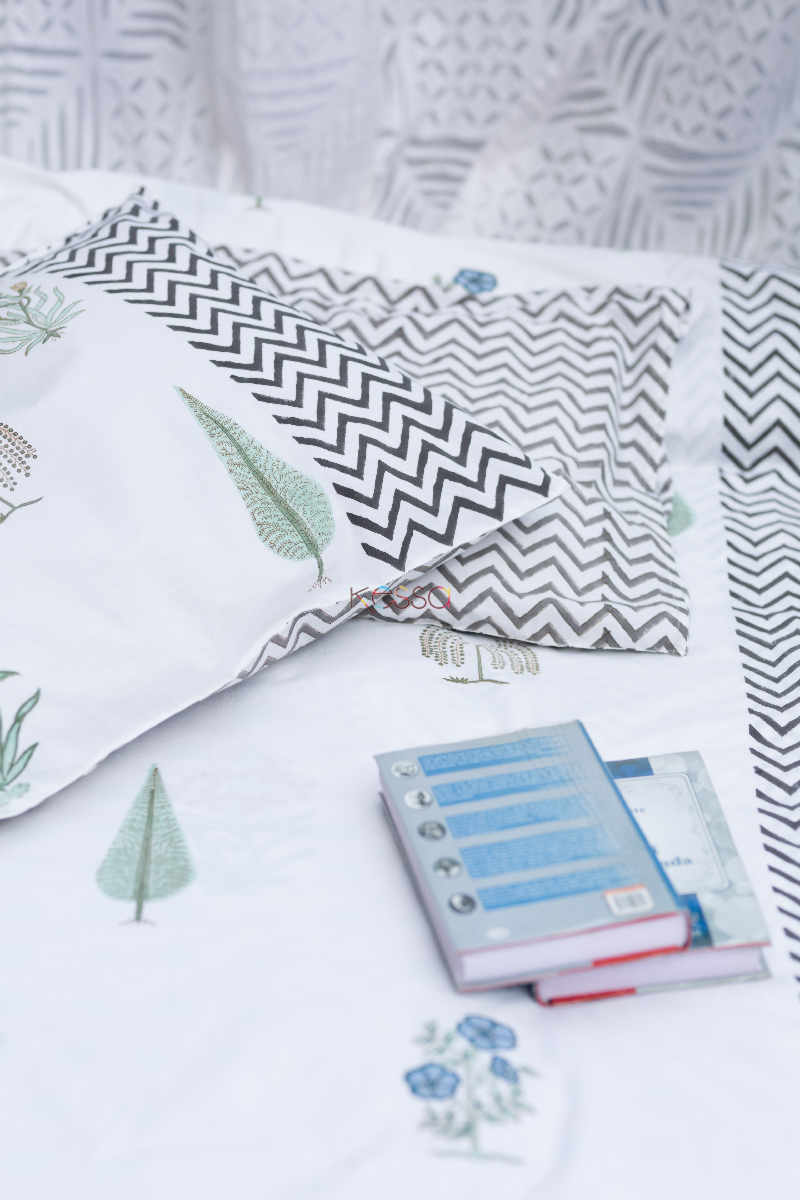 Image for Kusvaa Kpb36 Chevron Block Print Double Bedsheet Closeup