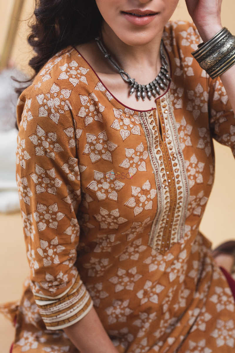 Image for Kusvaa Vcr08 Mule Fawn Regular Wear Kurta Closeup