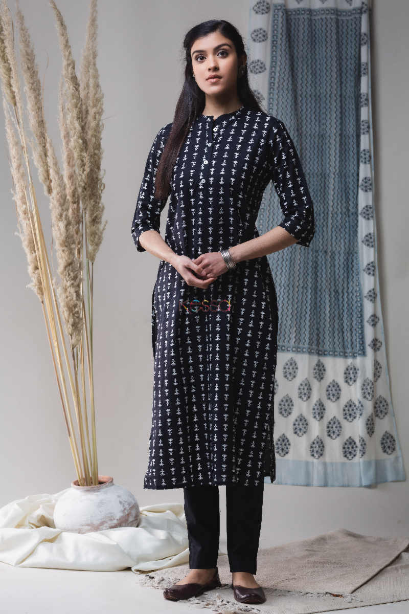 Image for Kusvaa Vcr13 Black Regular Straight Kurta Featured