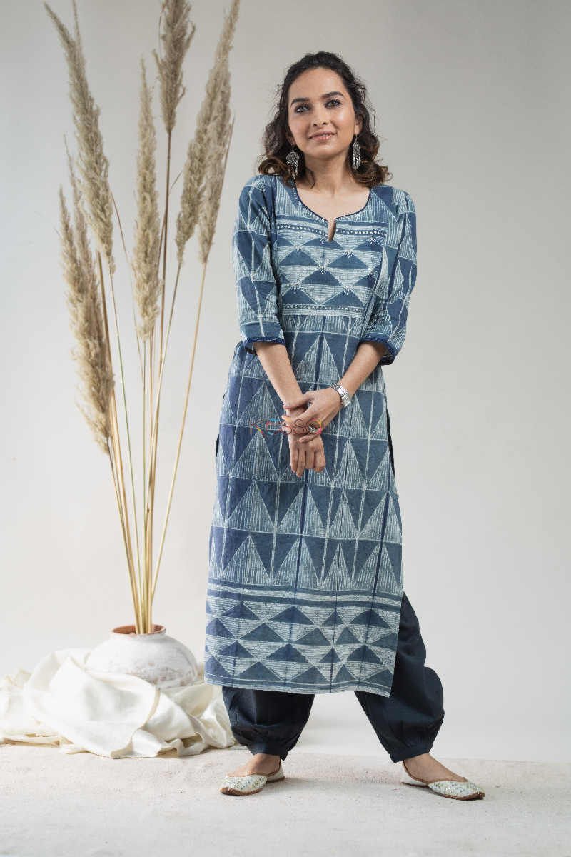 Image for Kusvaa Vcr15 The Calm Of Jheel Shibori Cotton Kurta Look