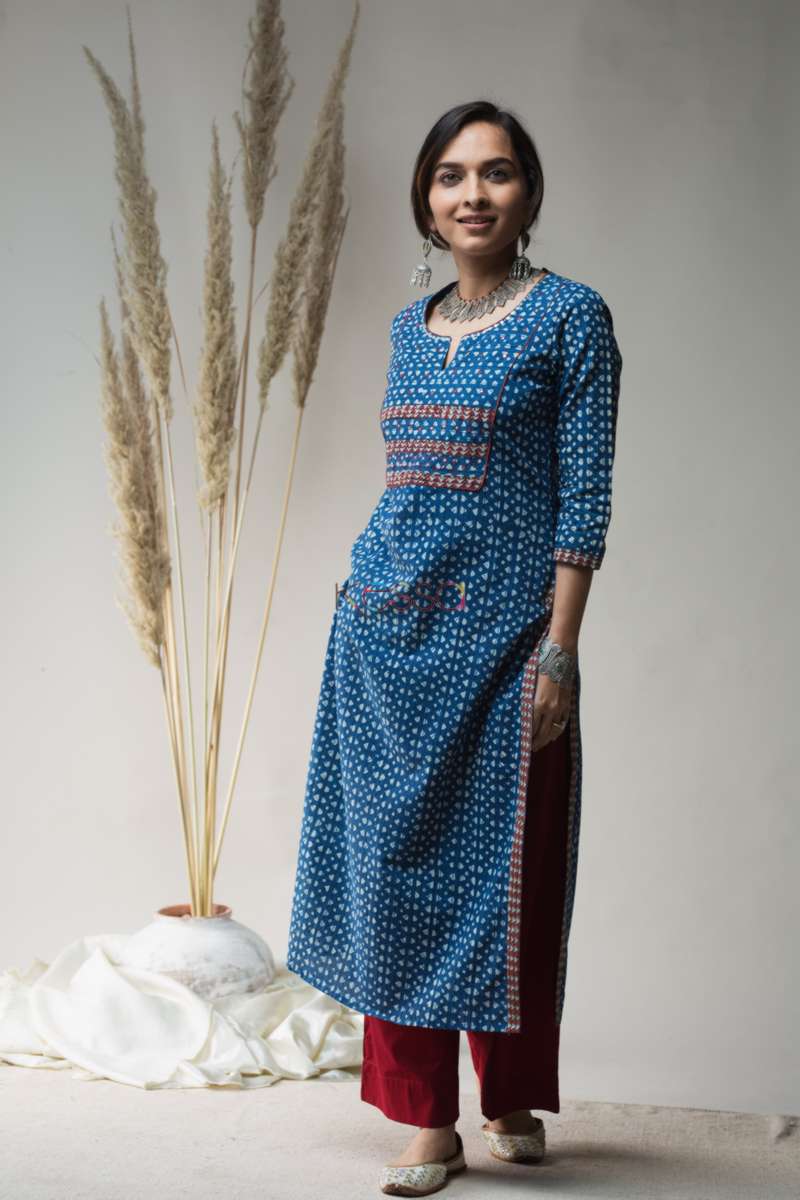 Image for Kusvaa Vcr16 East Bay Indigo Straight Fit Kurta Side
