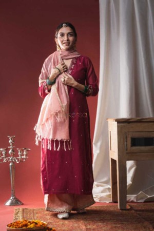 Image for Kusvaa Ws634 Persian Plum Red Upada Silk Complete Set Featured