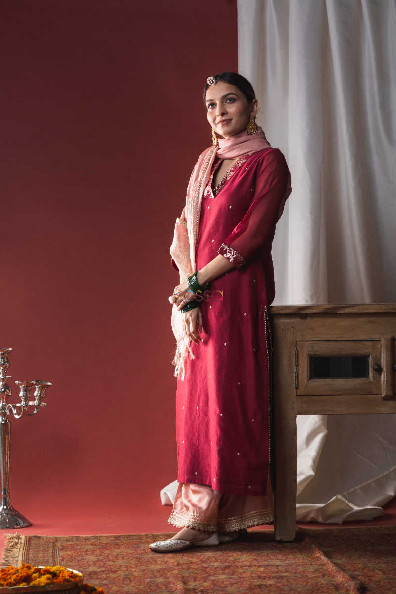 Image for Kusvaa Ws634 Persian Plum Red Upada Silk Complete Set Side