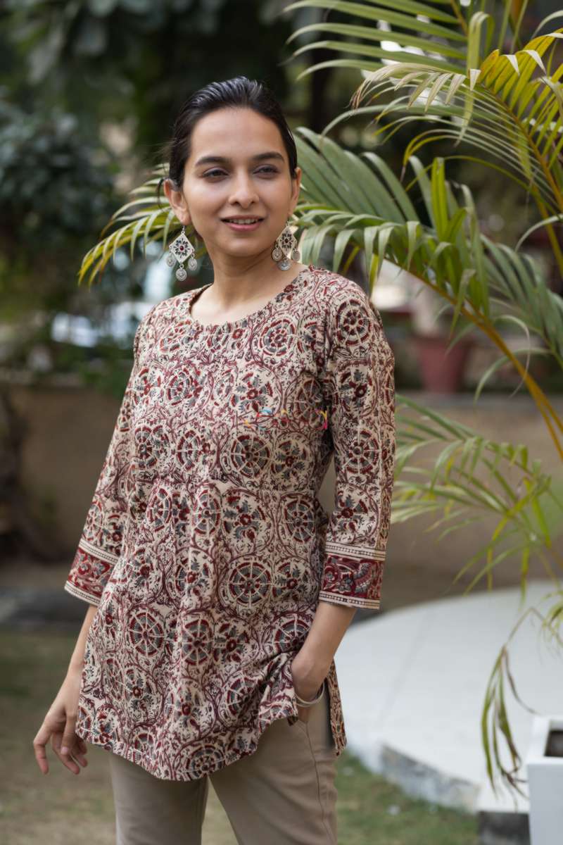 Image for Kusvaa Ws636 Zorba Brown Kalamkari Short Kurti Side