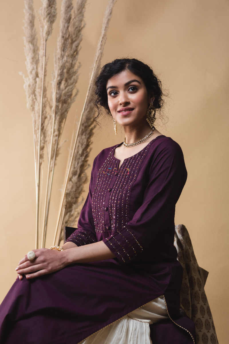 Image for Kusvaa Ws641 Madeira Cotton Silk Set With Moti Handwork Sitting 1